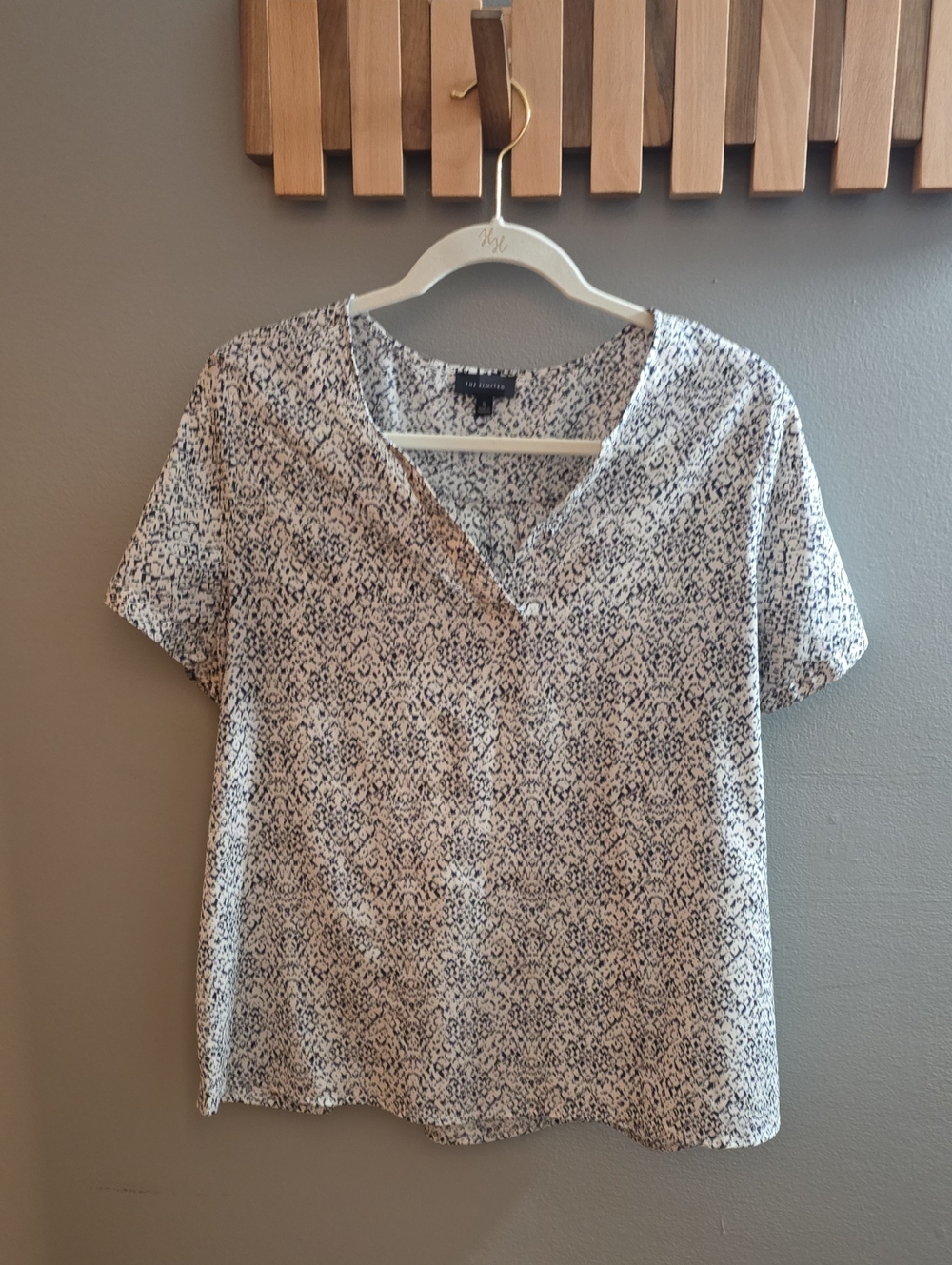 The Limited Black & White Short Sleeve V-Neck Printed Blouse
